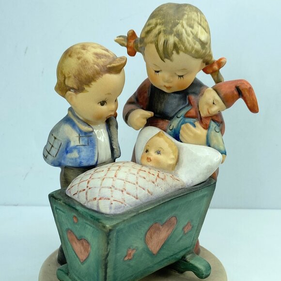 Vintage Hummel Blessed Event figurine #333 TMK7 5 1/4